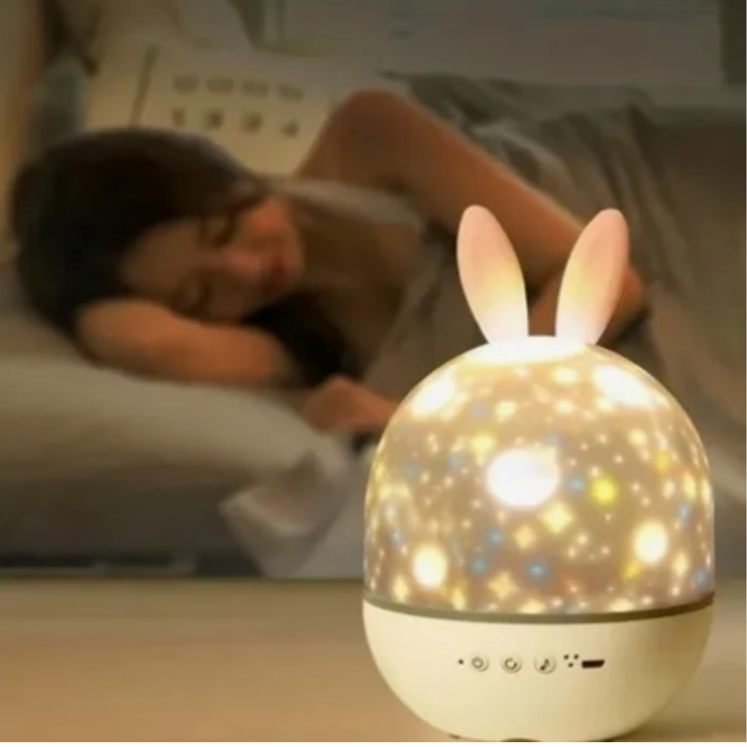 Lámpara Proyectora Mágica de Estrellas y Figuras 360° Recargable