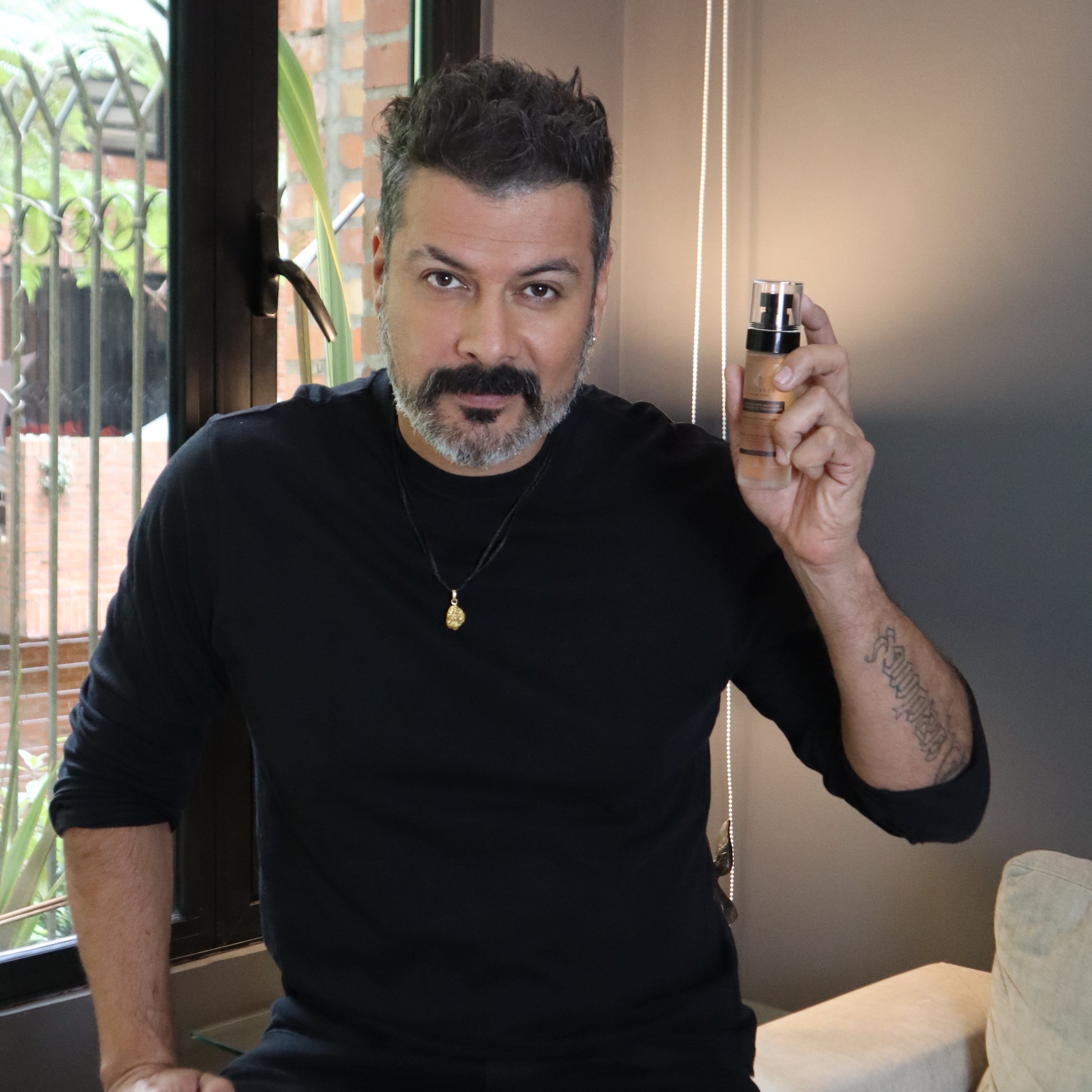 Activador Capilar para Crecimiento con Células Madre y Factores de Crecimiento